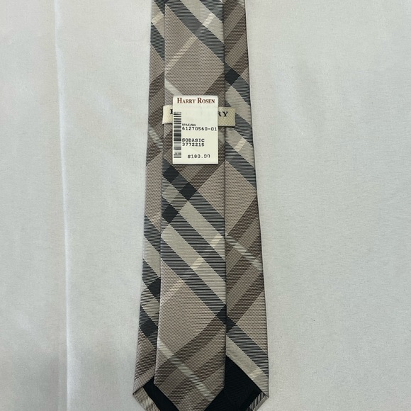 Burberry tie collection - Picture 5 of 8